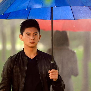 厨房猛烈撞击丝袜人妻
